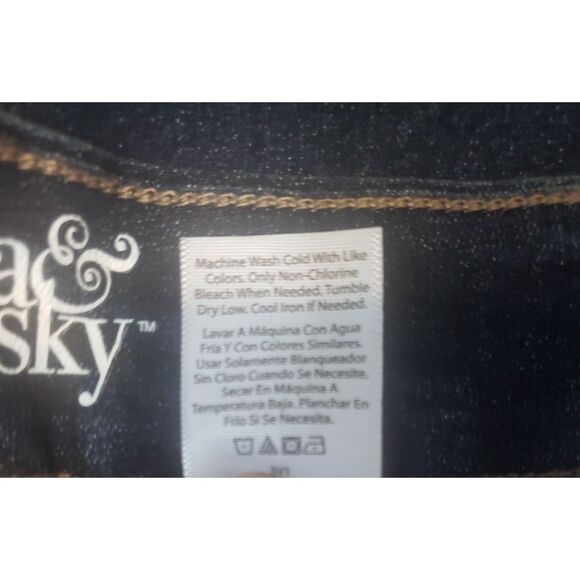 Terra Sky Dark Wash Roll Hem Stretch 5 Pocket LN Denim Shorts Size 24W - Picture 2 of 11